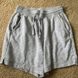 Old Navy grey shorts